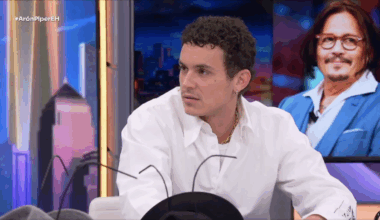 va con su guitarra al set, bohemio y me sorprendió su profesionalidad”