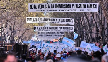 El Parlamento endurece la rebelión contra Milei y le muestra límites al presidente en medio de las turbulencias financieras - El Mundo