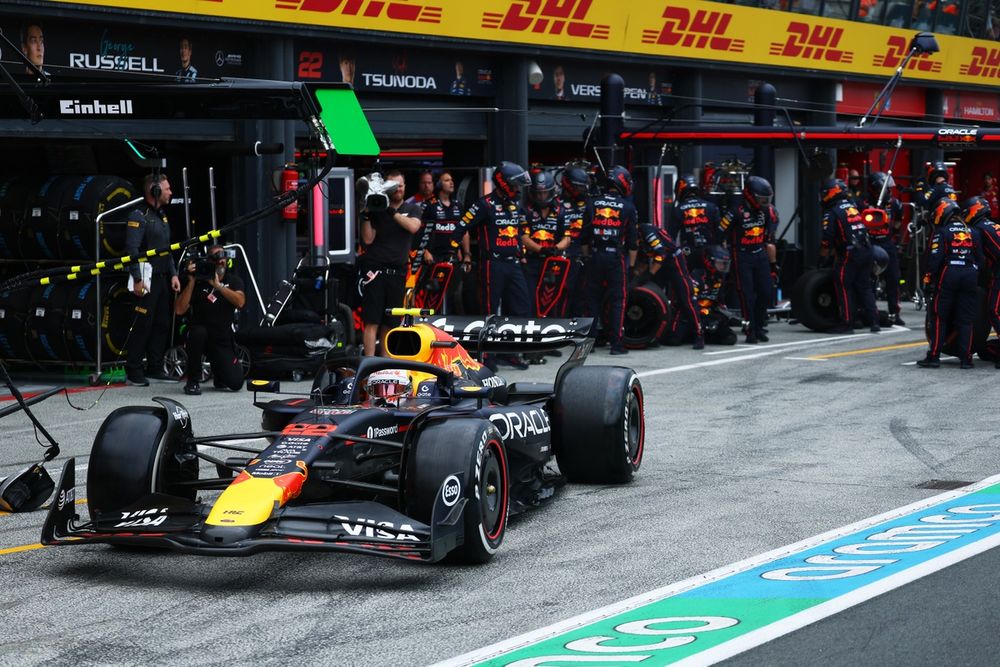 Yuki Tsunoda al pit stop in Olanda: la FIA aveva alzato la velocità di pitlane da 60 a 80 km/h