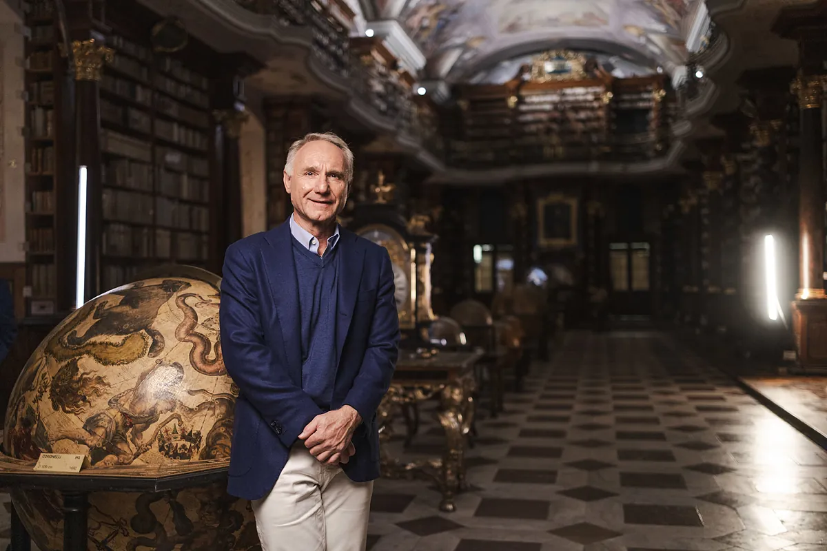 Dan Brown, en el regreso de Robert Langdon: "Ciencia y religión son lenguajes diferentes que cuentan la misma historia" - El Mundo