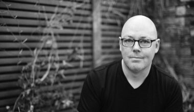 Vuelve John Boyne, el aclamado autor de ‘El niño con el pijama de rayas’: “La IA nunca reemplazará la imaginación de un ser humano”