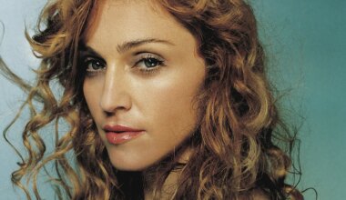 Madonna vuelve con Warner y anuncia disco para 2026