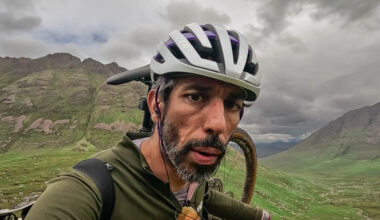 Tras 18.000 km y 64 días, un ciclista estaba rozando una gesta histórica. El problema es que la meta estaba en Rusia