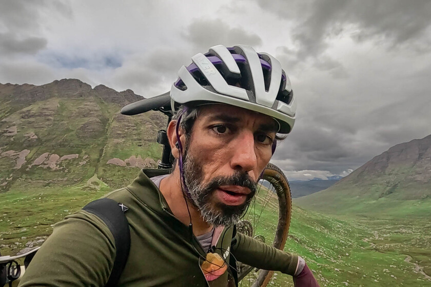Tras 18.000 km y 64 días, un ciclista estaba rozando una gesta histórica. El problema es que la meta estaba en Rusia