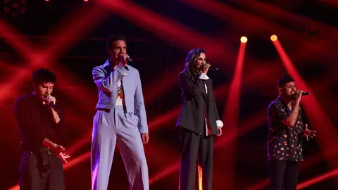 Coaches cantan 'Love today'