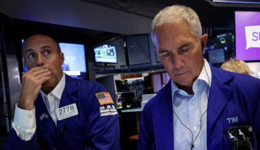 Las acciones y los bonos argentinos volvieron a caer y el riesgo país llegó a superar los 1.500 puntos