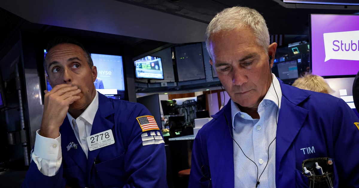 Las acciones y los bonos argentinos volvieron a caer y el riesgo país llegó a superar los 1.500 puntos