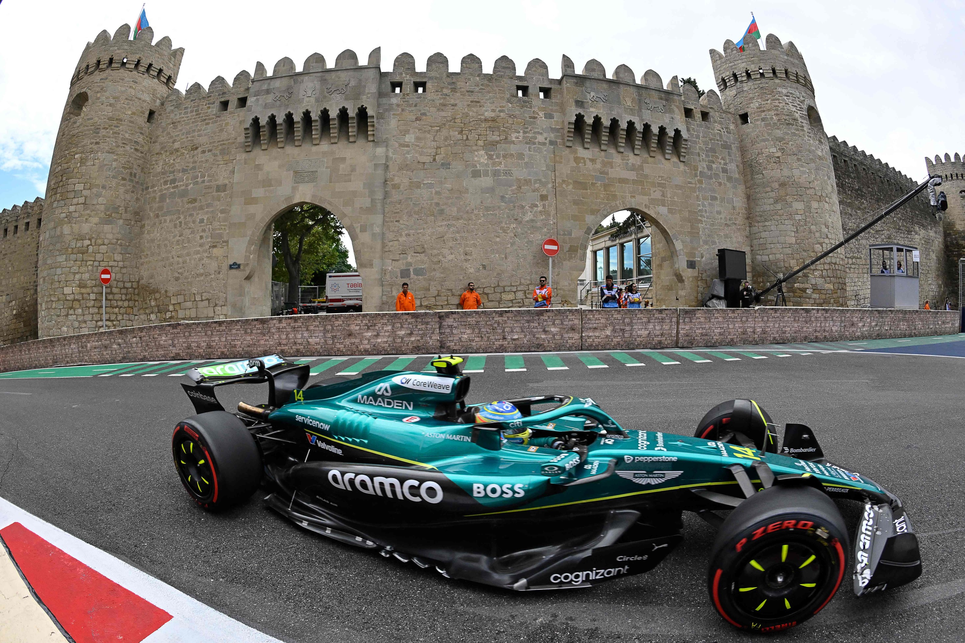 Alonso, el sábado, durante la última sesión libre en Bakú.
