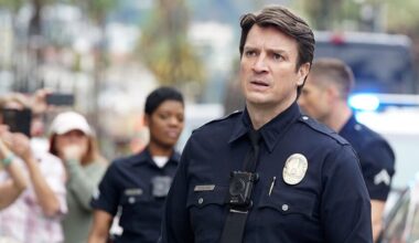 "Tengo que compartir la verdad con vosotros". La actriz que abandonó 'The Rookie' tras denunciar haber sido acosada sexualmente en la serie con Nathan Fillion y que nadie la creyese