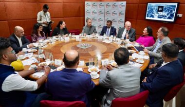 El alcalde se reúne en Nueva Delhi con la presidenta de FICCI para fortalecer la cooperación empresarial con India de cara al Año Dual 2026
