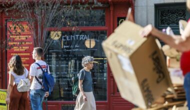 Últimas noches en el Café Central de Madrid, por Miquel Molina