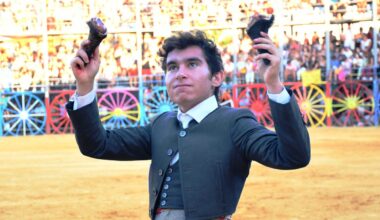 Cristóbal de Lara, a hombros en el cierre de la feria de La Algaba