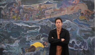 Artista keniano-británico Michael Armitage inaugura "Balsa" en Fragmentos: exposición gratuita sobre migración