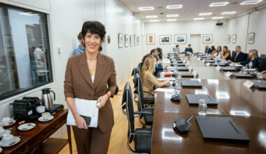 La ministra de Inclusión, Seguridad Social y Migraciones, Elma Saiz, durante la reunión