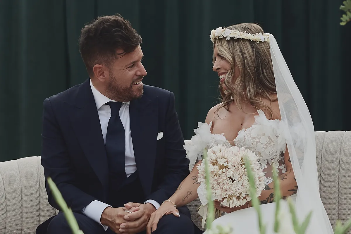 300 invitados, sin móviles, brindando con la prensa... Todos los detalles de la segunda boda de Pablo López con Laura Rubio - El Mundo