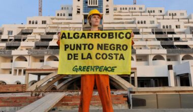 Un paso más hacia la demolición de El Algarrobico - ES