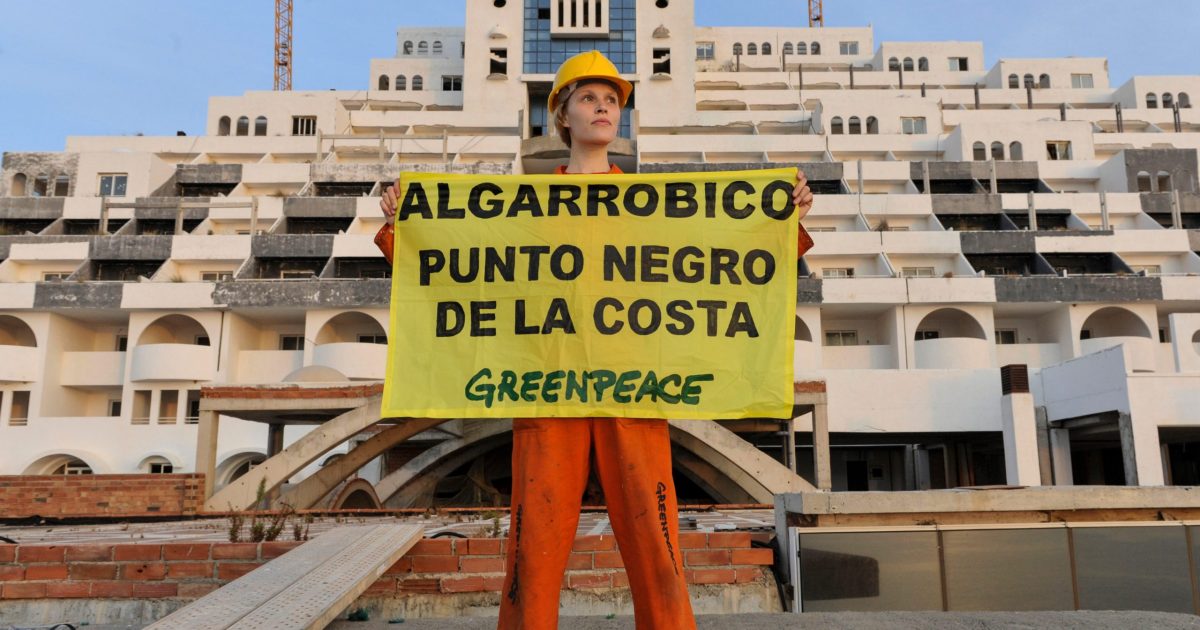 Un paso más hacia la demolición de El Algarrobico - ES