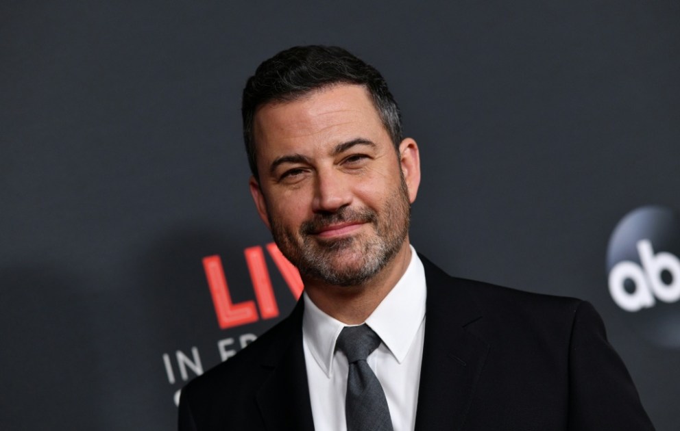 El humorista Jimmy Kimmel vuelve al aire en EEUU pero enfrenta un boicot parcial