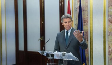El PP cree que Sánchez sólo sigue en La Moncloa para "blindarse" judicialmente y se "encastilla" para frenar el golpe familiar - El Mundo