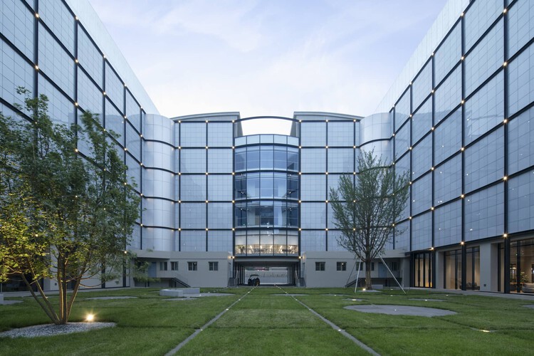 Centro de Economía Digital de Beijing  SPARK 761 / llLab. - Fotografía exterior, Vidrio