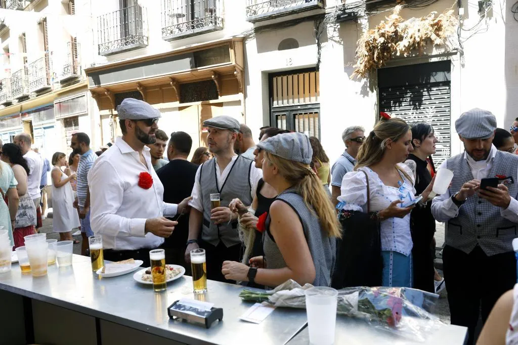 Calendario laboral de Madrid 2026: cinco puentes el año que viene y la Semana Santa empieza en abril - El Mundo