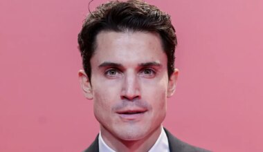 Alex González deja de seguir a su novia en Instagram: el historial romántico del actor que nunca habla de sus parejas - El Mundo