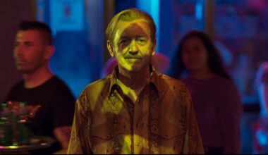 regreso al armario en la edad provecta