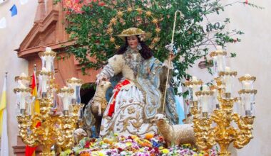 España corona a la Divina Pastora: El regalo de Sevilla a la Iglesia
