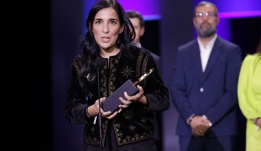Zinemaldia consagra a Ruiz de Azúa con la Concha de Oro y premia la interpretación de Soroiz | Cultura