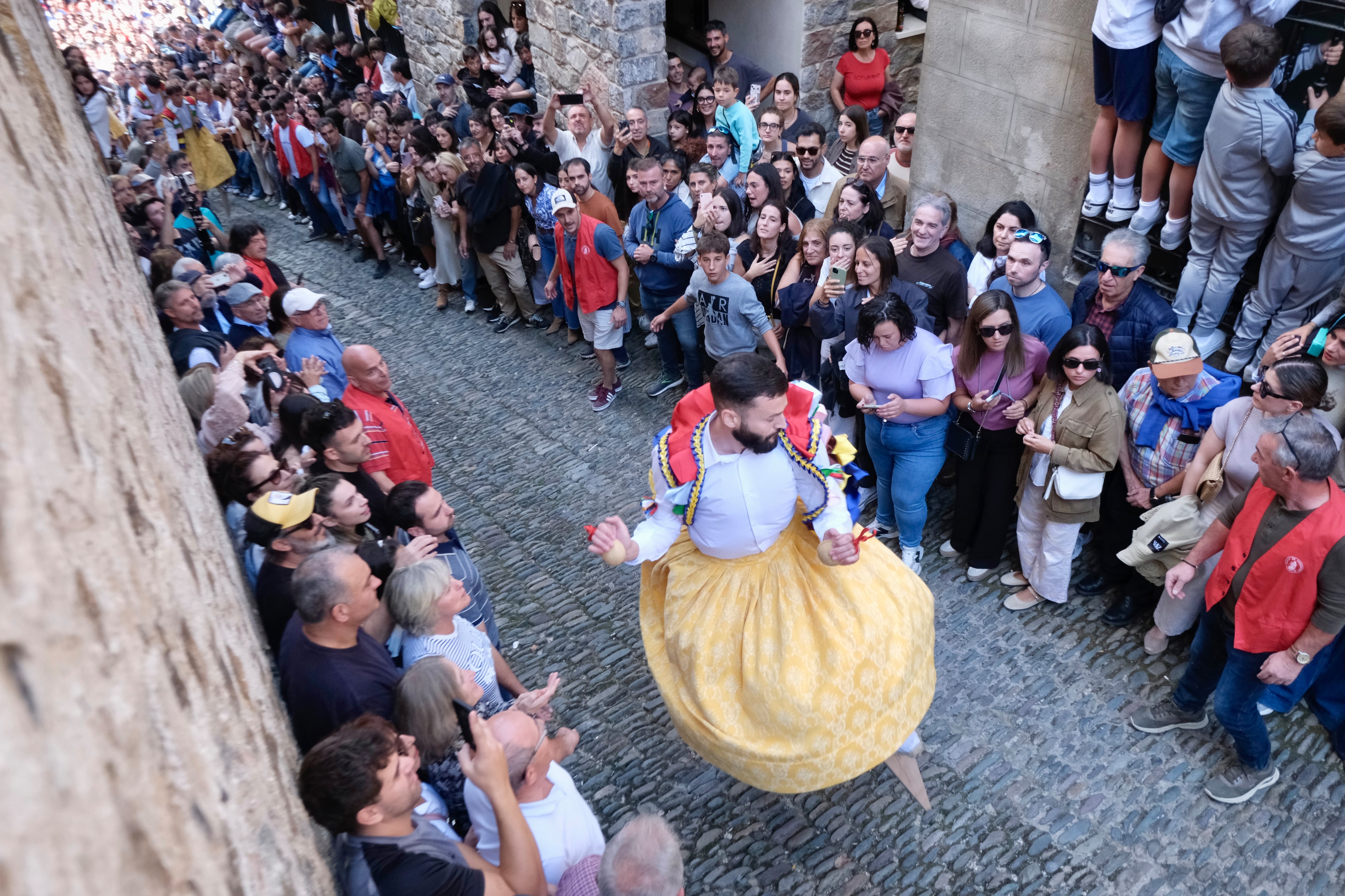 Bajada de la cuesta de los danzadores este sábado 27 de septiembre.