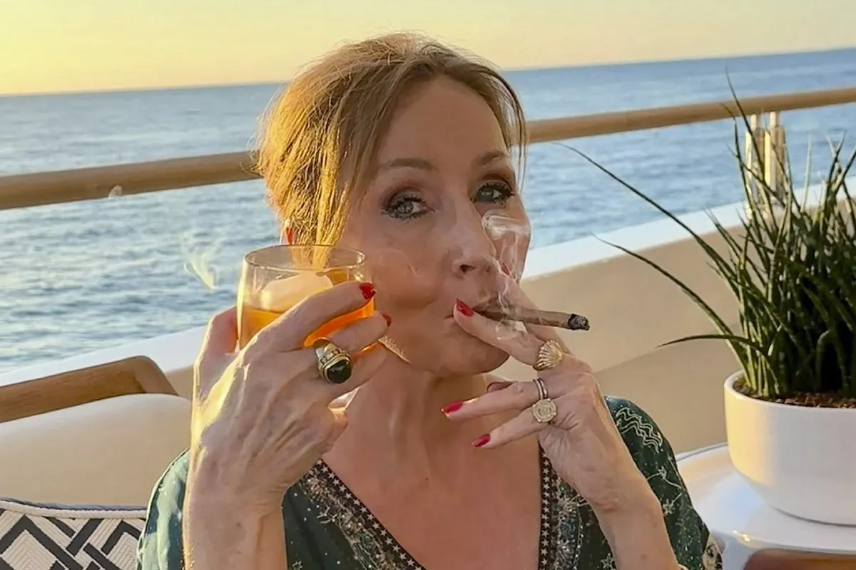 J.K. Rowling carga contra Emma Watson por su postura sobre las personas transgénero: "Ignora lo ignorante que es" - El Mundo