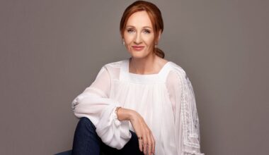 J.K. Rowling llama "ignorante" a Emma Watson: "vivía en la pobreza mientras escribía el libro que hizo famosa a Emma" - Noticias de cine