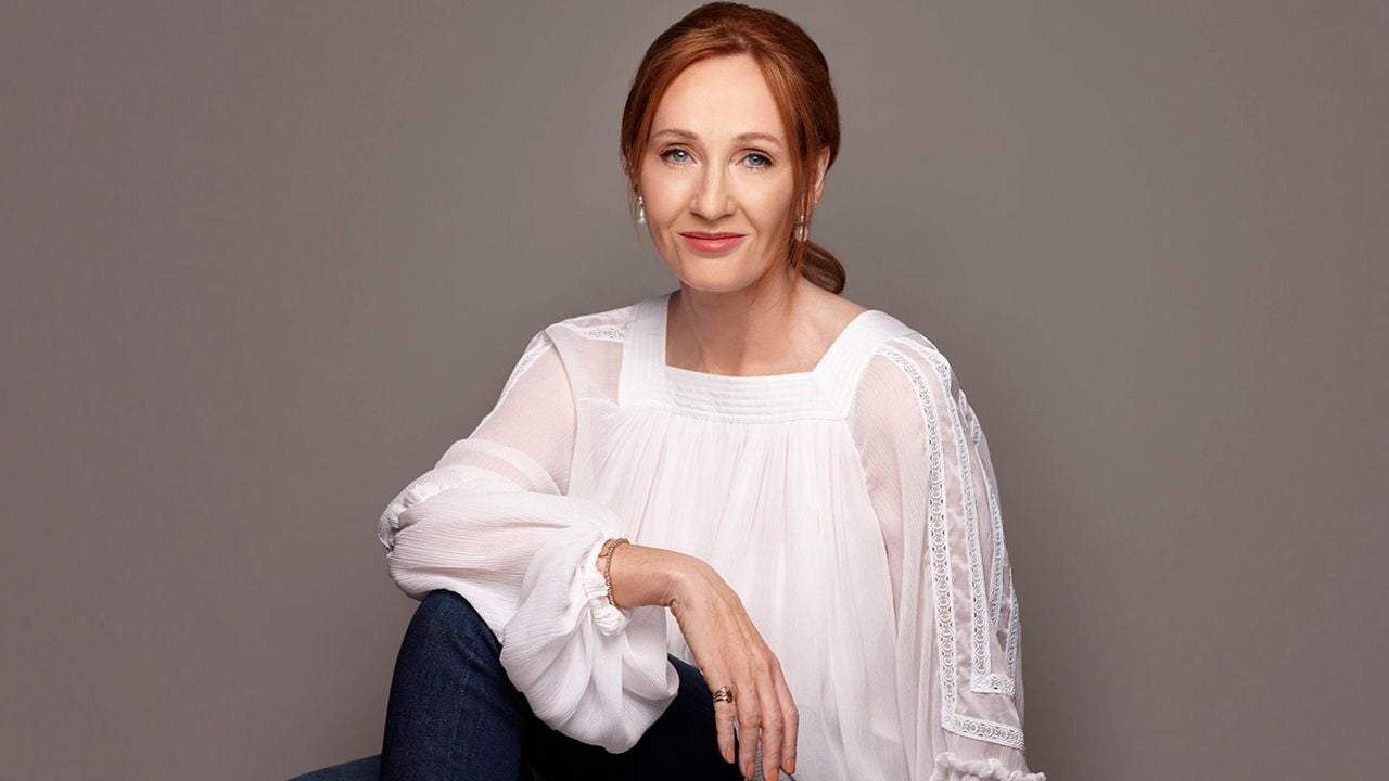 J.K. Rowling llama "ignorante" a Emma Watson: "vivía en la pobreza mientras escribía el libro que hizo famosa a Emma" - Noticias de cine