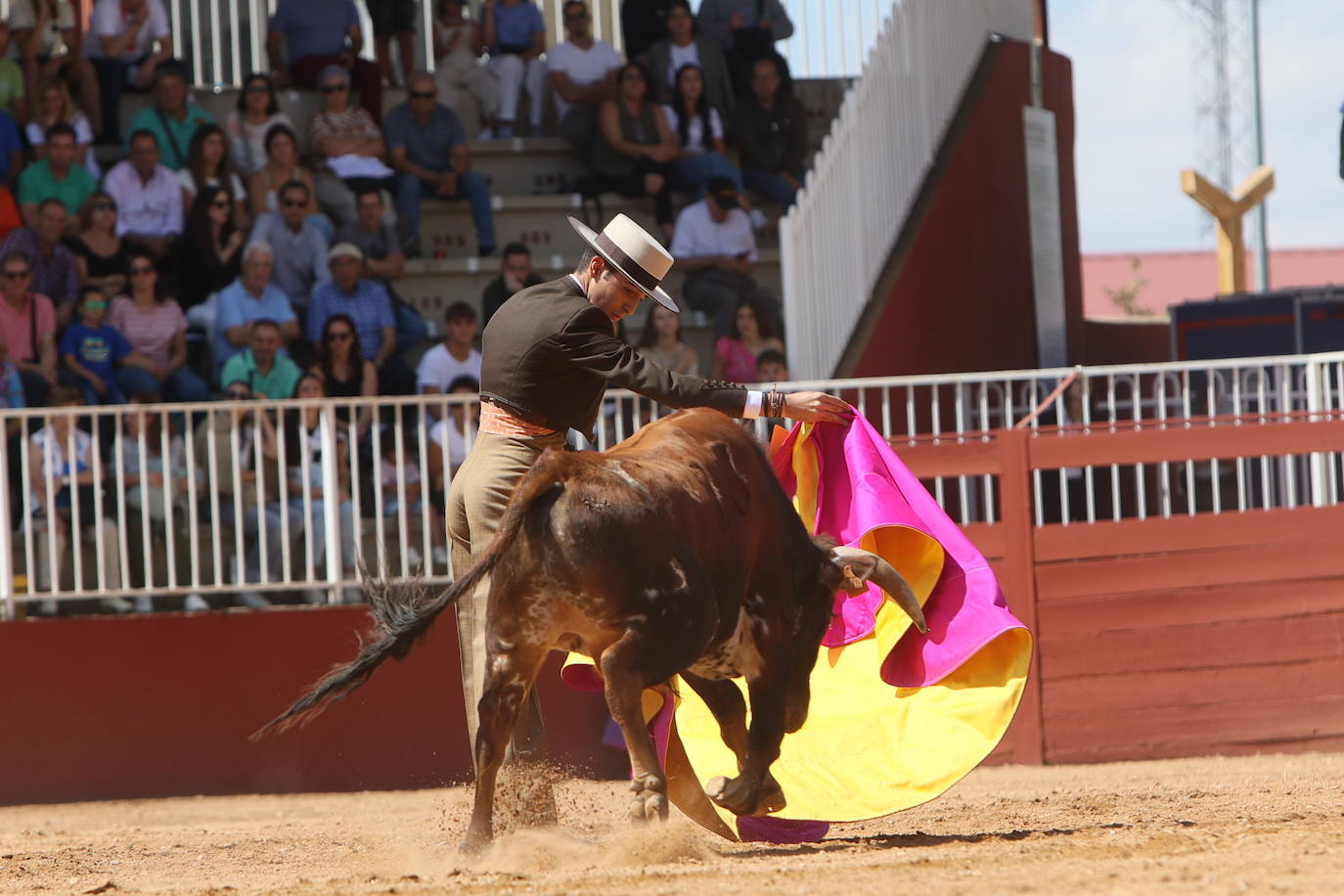 Oreja para Hernández y León en la última clase práctica del Certamen