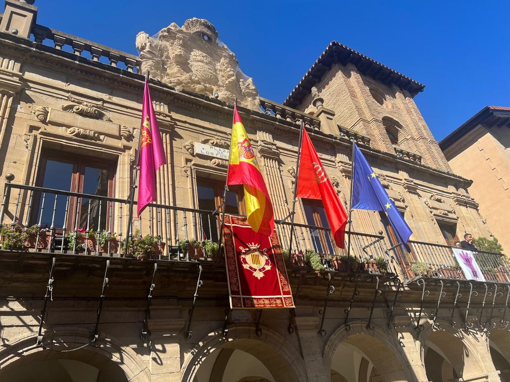 Fachada del Ayuntamiento de Viana (Navarra)