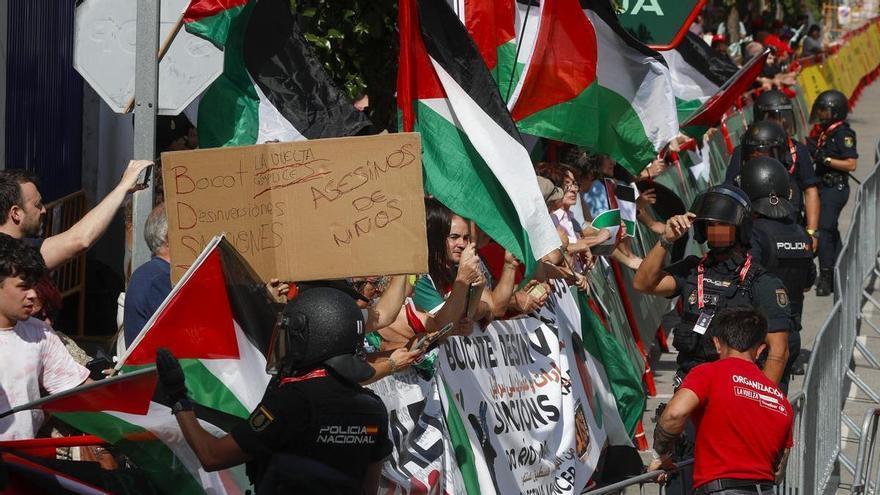 Llamados a declarar 8 detenidos por las protestas propalestinas durante La Vuelta en Galicia