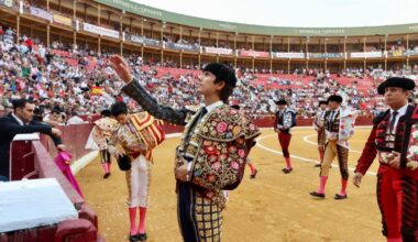 Emilio de Justo pasea una oreja del segundo en Murcia