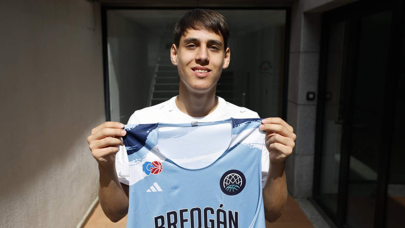 Néstor Viño, perla de la cantera del baloncesto lucense, se marcha al Zentro Básket de Madrid