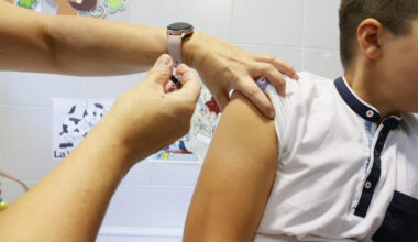 Pediatras y vacunólogos llaman a extender hasta los 17 años la inmunización contra la gripe