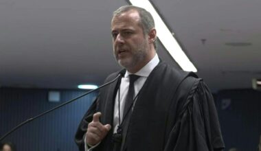 Defensa de Bolsonaro pide su absolución por golpismo en Brasil antes del veredicto