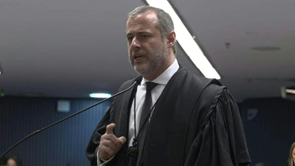 Defensa de Bolsonaro pide su absolución por golpismo en Brasil antes del veredicto