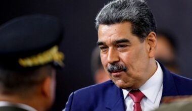 Maduro firma decreto que le otorga poderes especiales ante posible “agresión externa” de EE.UU.
