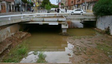 Rebajan la alerta por lluvias en Valencia, la aumentan a rojo en Baleares