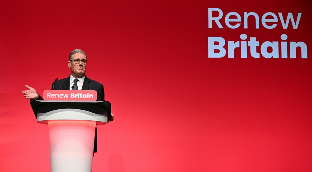 El primer ministro británico redobla sus ataques contra la extrema derecha