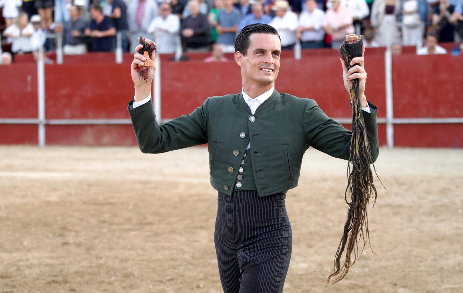 Dos orejas y rabo para un rotundo Galván en el festival de Villar Del Olmo