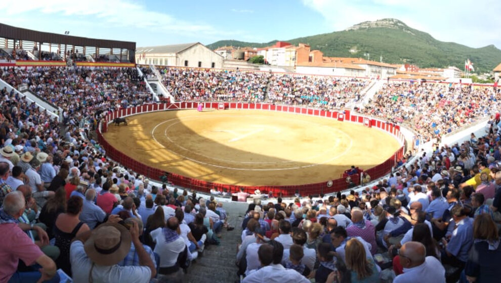 Alertan al Gobierno local por "incumplir objeciones internacionales" con descuentos para niños en la corrida de toros de Santoña