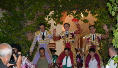 Puerta grande para los tres espadas en la corrida de Feria de Alcázar