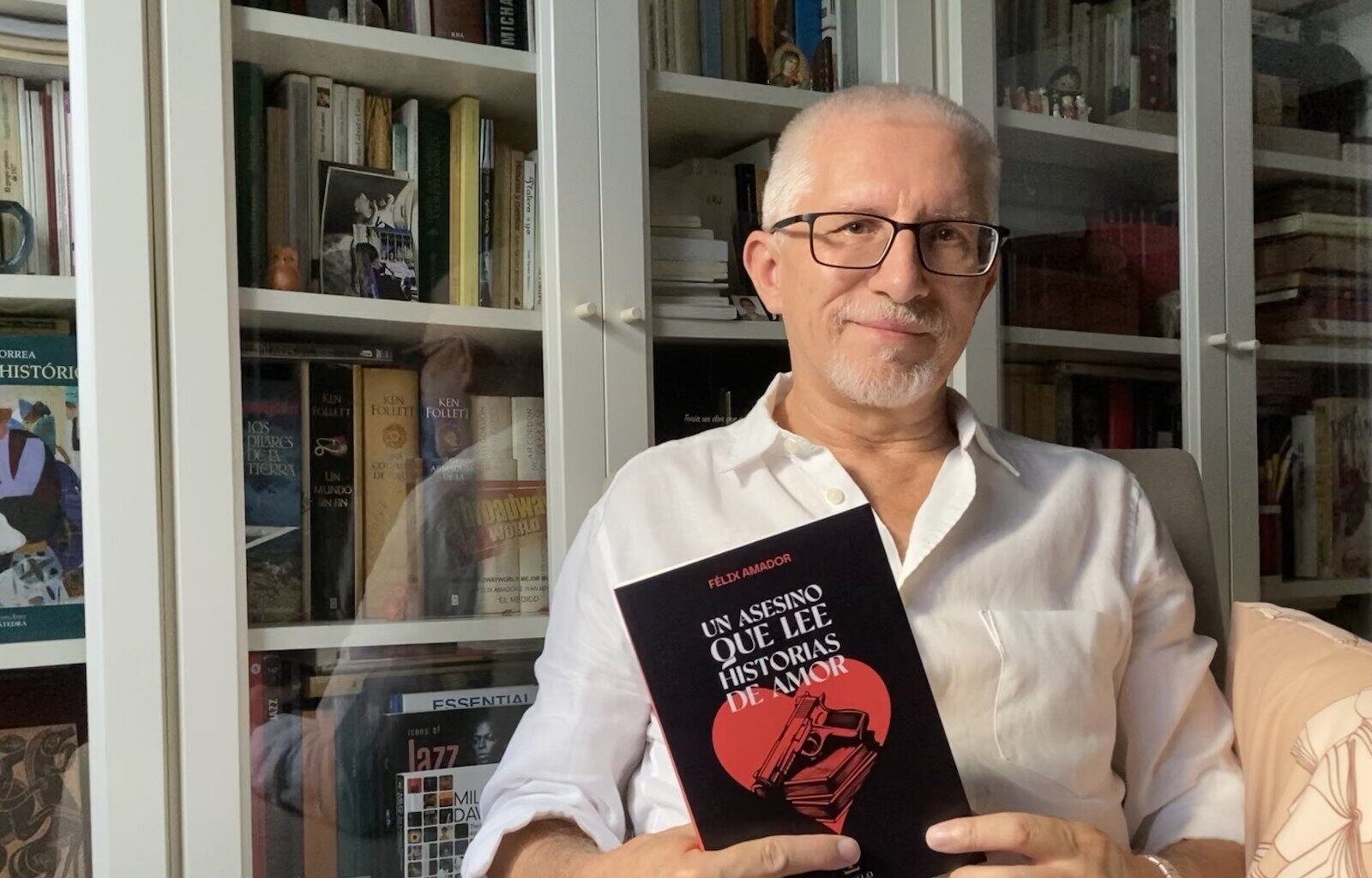‘Un asesino que lee historias de amor’, la nueva novela de Félix Amador