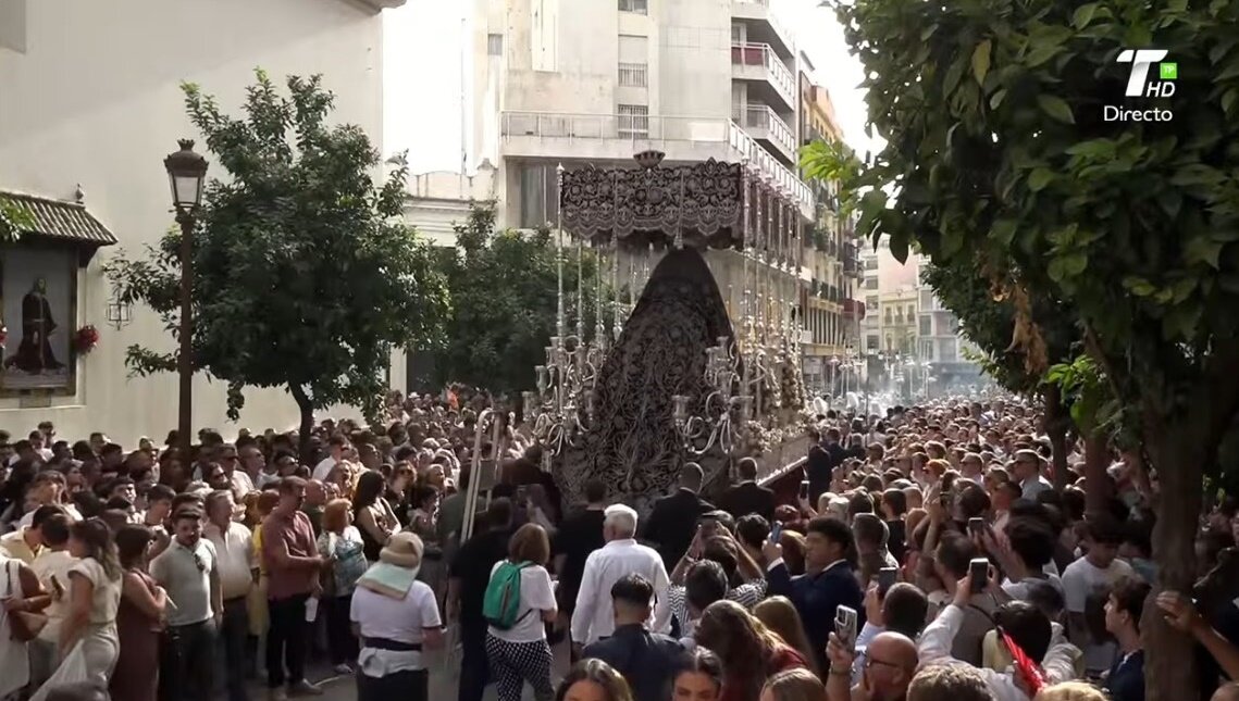 La Magna llena las calles de Huelva de devotos