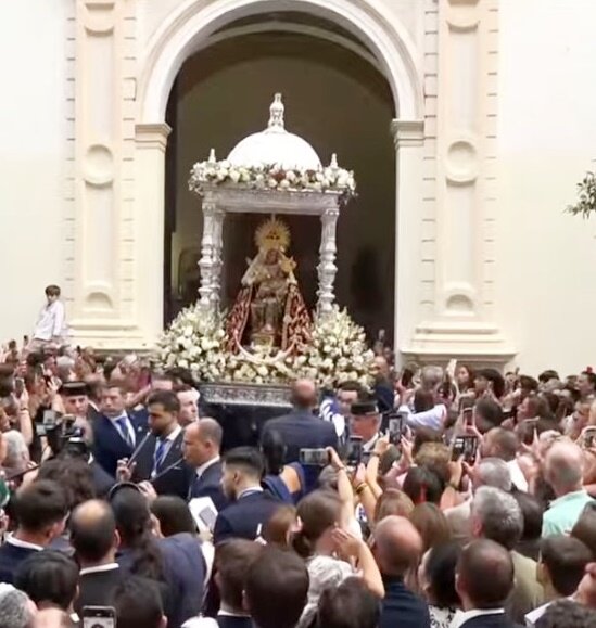 La Virgen de la Peña realiza su salida